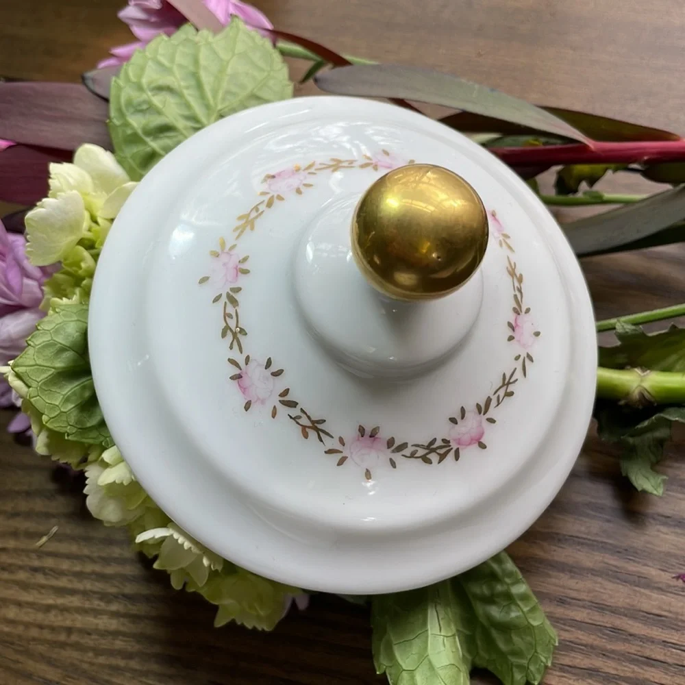 Pretty Vanity Jar/Container - Vintage Hand Painted
